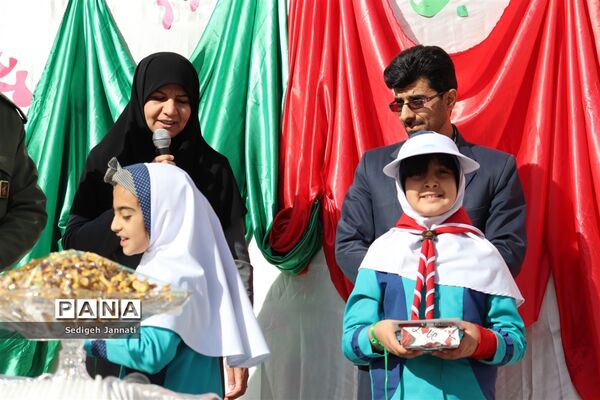 جشن میلاد حضرت زینب (س) در مدارس آباده