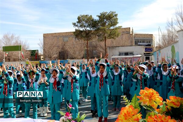 جشن میلاد حضرت زینب (س) در مدارس آباده