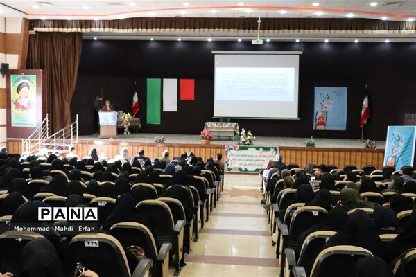 همایش کیفیت بخشی به آموزش و توانمندسازی کارکنان آموزشی در شهرستان آباده