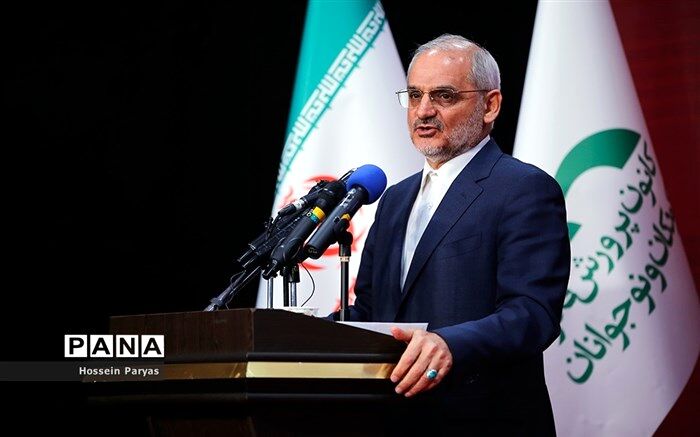 وزیر آموزش و پرورش خبر داد: دستورالعمل شکل‌گیری انجمن‌های علمی در روزهای آینده ابلاغ می‌شود