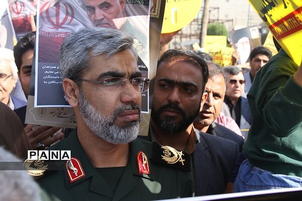 راهپیمایی نمازگزاران بندرعباس به‌مناسبت شهادت سردار سلیمانی