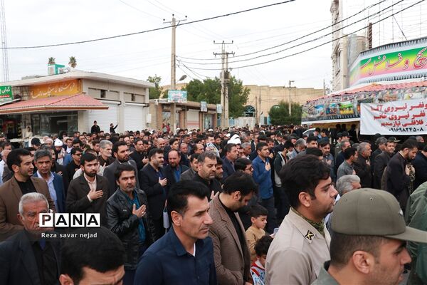 تجمع مردم نمازگزار مسجدسلیمانی در پی شهادت سردار قاسم سلیمانی