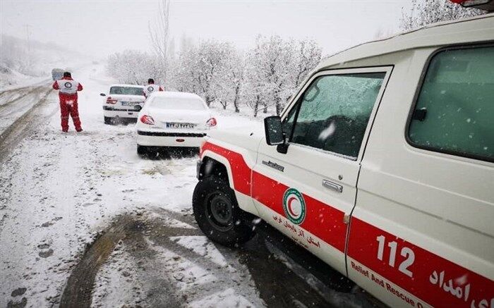 تردد در جاده‌های اشنویه فقط با زنجیرچرخ امکان‌پذیر است