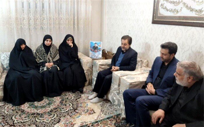 حضور فرماندار  ری درمنزل شهید زمانی نیا