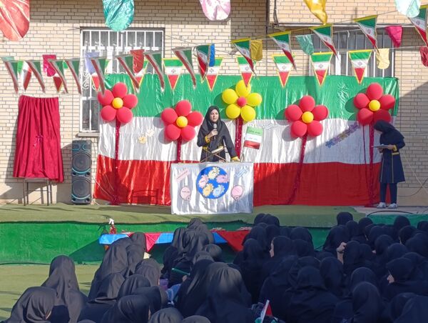 زنگ مهر در فراشبند به صدا در آمد