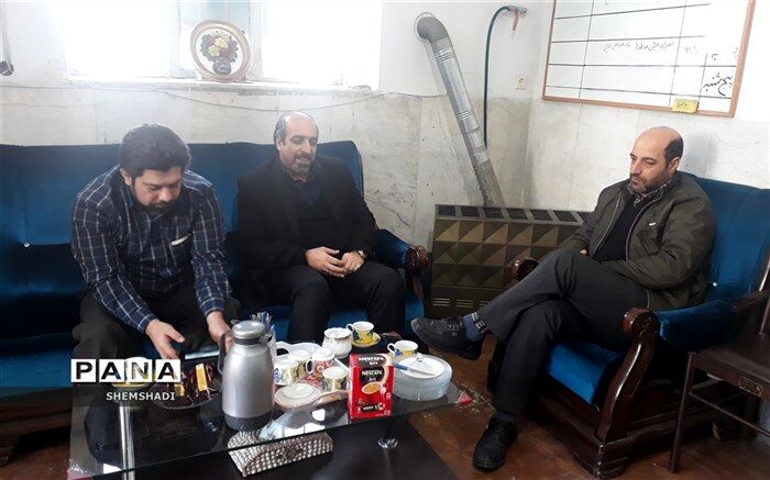 تشکیل جلسه هماهنگی بین سازمان دانش آموزی وکمیته امداد منطقه 12