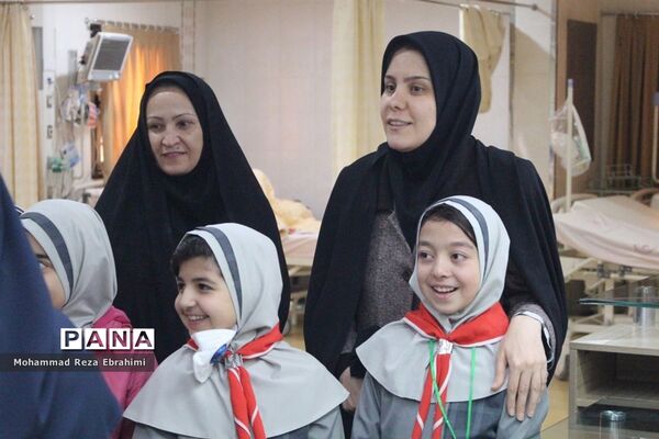 بازدید رئیس سازمان دانش آموزی و تعدادی از دانش آموزان پیشتاز از بیمارستان فرشچیان همدان