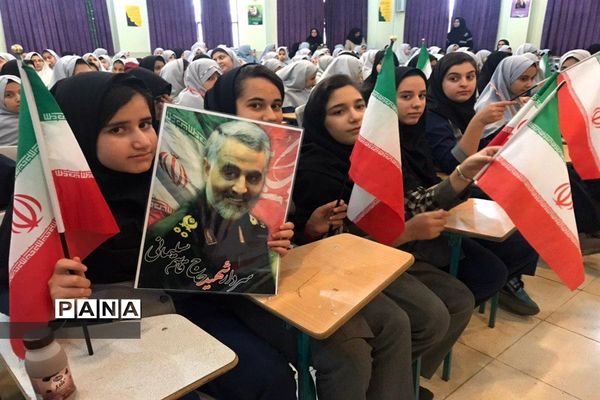 مراسم گرامیداشت سردار شهید قاسم سلیمانی در مدارس اصفهان