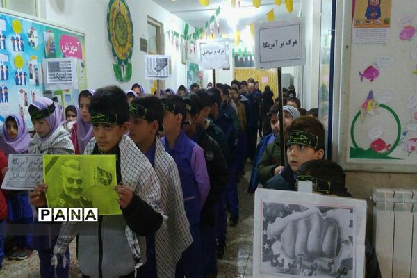 مراسم گرامیداشت سردار شهید قاسم سلیمانی در مدارس اصفهان
