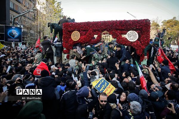 تشییع پیکر شهدای مقاومت در تهران
