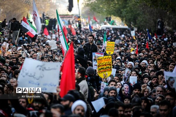 تشییع پیکر شهدای مقاومت در تهران