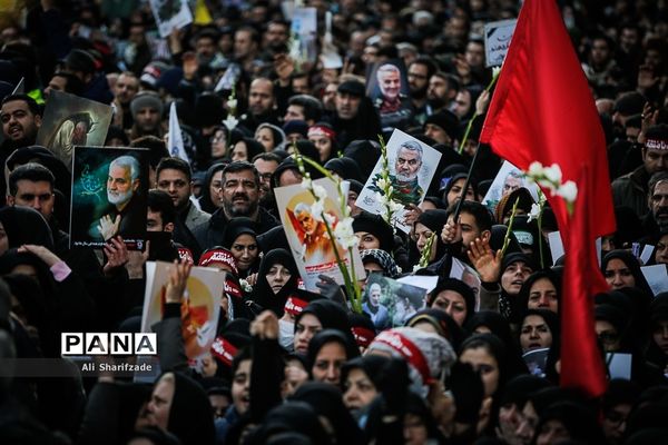 تشییع پیکر شهدای مقاومت در تهران