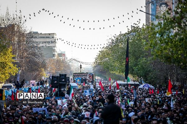 تشییع پیکر شهدای مقاومت در تهران