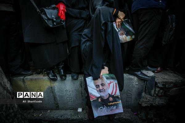 تشییع پیکر شهدای مقاومت در تهران