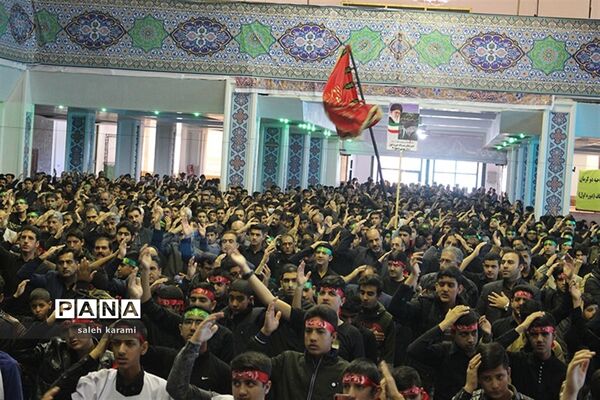 عزاداری فرهنگیان و دانش‌آموزان