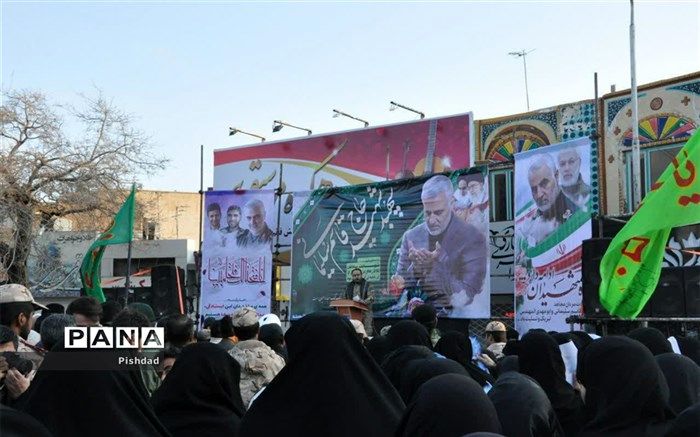 مراسم نمادین وداع با پیکر شهید قاسم سلیمانی در کاشمر برگزار شد