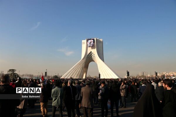 وداع پرشورمردم تهران با سپهبد شهیدسردار قاسم سلیمانی