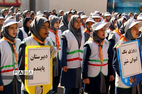 آیین  توزیع شیر رایگان در مدارس خوزستان