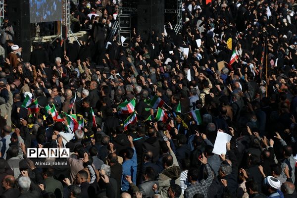 راهپیمایی عظیم مردم شیراز در پی شهادت سردار سپهبد قاسم سلیمانی