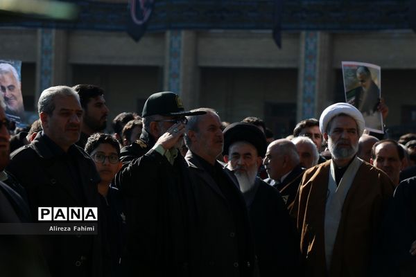 راهپیمایی عظیم مردم شیراز در پی شهادت سردار سپهبد قاسم سلیمانی