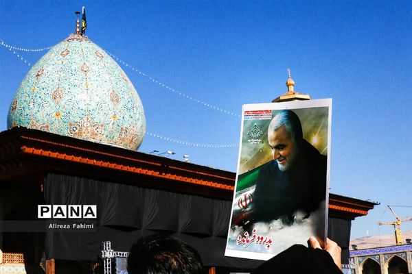راهپیمایی عظیم مردم شیراز در پی شهادت سردار سپهبد قاسم سلیمانی