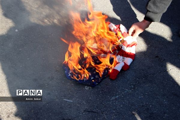راهپیمایی مردم شیراز در مراسم بزرگداشت سردار شهید حاج قاسم سلیمانی