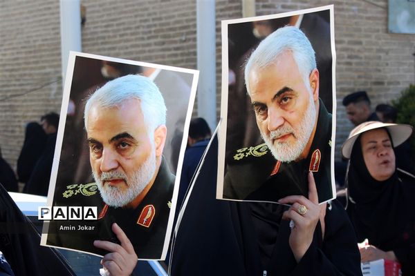 راهپیمایی مردم شیراز در مراسم بزرگداشت سردار شهید حاج قاسم سلیمانی