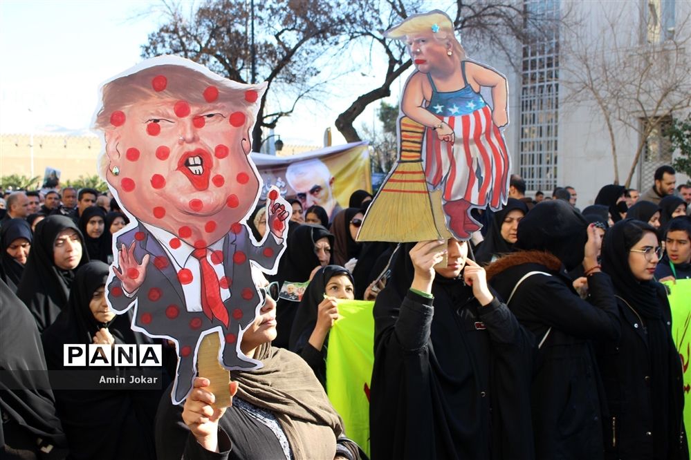 راهپیمایی مردم شیراز در مراسم بزرگداشت سردار شهید حاج قاسم سلیمانی