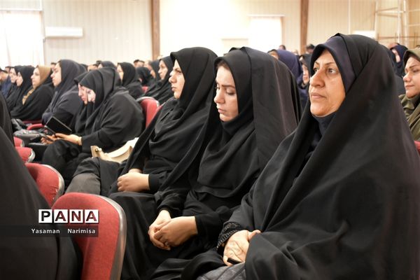 جلسه توجیهی همایش سرداران شهید سپاه اسلام به مدیریت اداره آموزش وپرورش شهرستان امیدیه