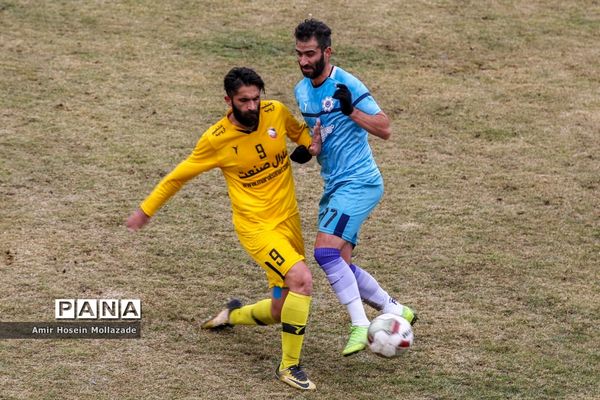دیدار تیم های فوتبال نود ارومیه و علم و ادب تبریز
