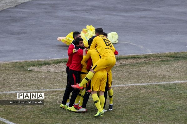 دیدار تیم های فوتبال نود ارومیه و علم و ادب تبریز