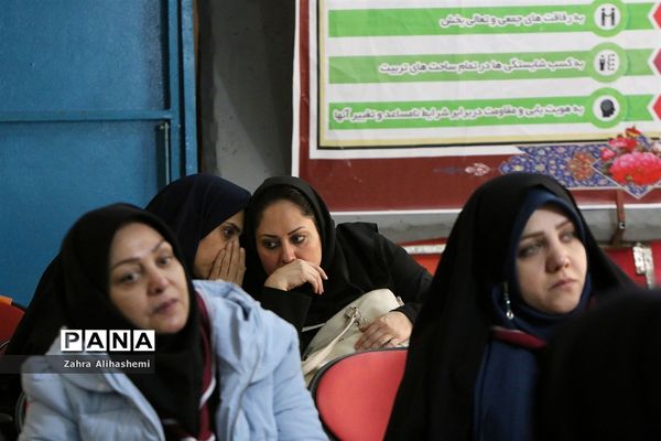 نشست هم اندیشی مدیران سازمان دانش آموزی مناطق نوزده گانه تهران