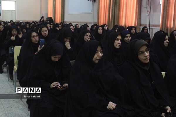 گرامیدشت فرهنگیان ناحیه 3 تبریز به مناسبت شهادت سپهبد قاسم سلیمانی