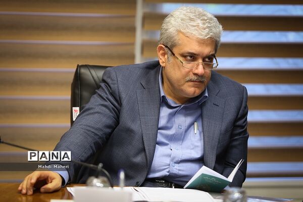 نشست وزیر آموزش و پرورش با هیات امنای مرکز استعدادهای درخشان و دانش پژوهان جوان