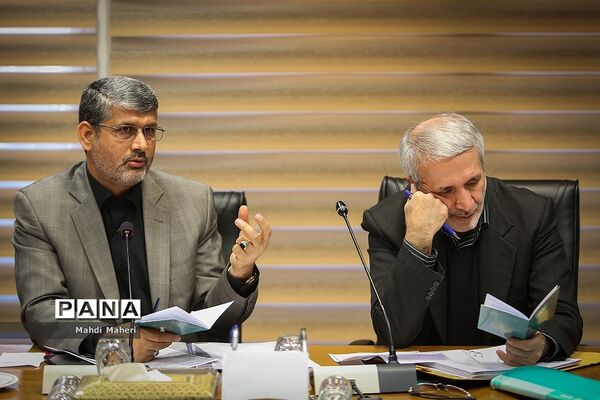 نشست وزیر آموزش و پرورش با هیات امنای مرکز استعدادهای درخشان و دانش پژوهان جوان