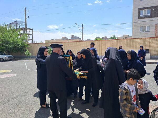 پرچم متبرک رضوی در مدارس شهرستان عجب‌شیر 