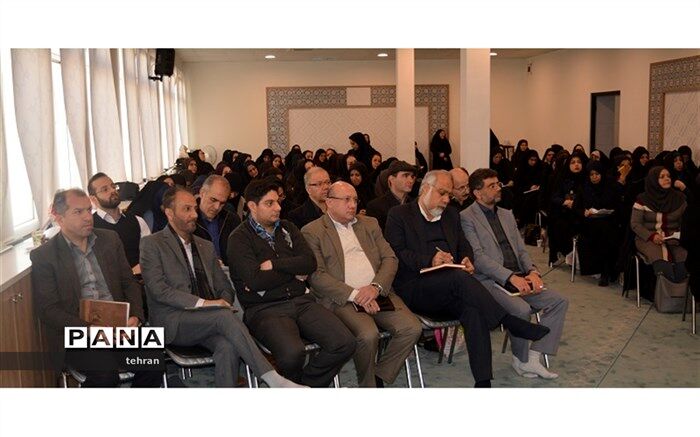 جلسه هم اندیشی معاونین آموزشی مقطع ابتدایی در منطقه۲