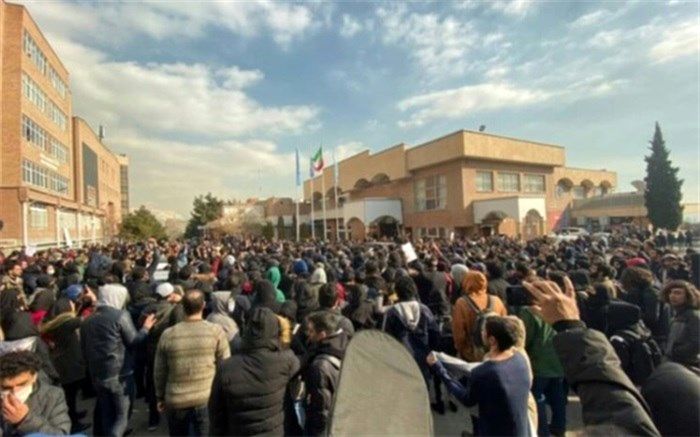 سوگ و مطالبه همچنان ادامه دارد