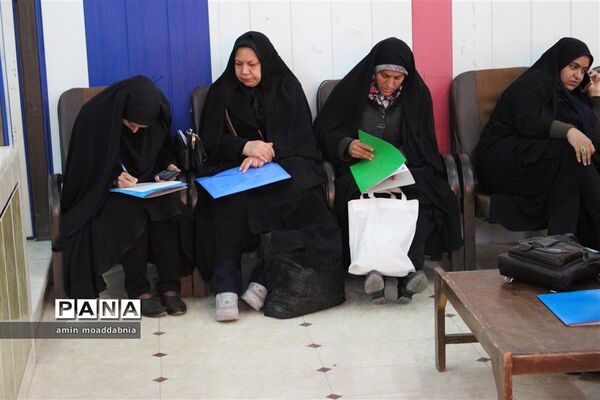بررسی مدارک قبول شدگان آزمون استخدامی آموزش و پرورش