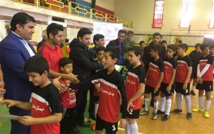 دبستان سعدی قهرمان مسابقات فوتسال مدارس ابتدایی شهرستان شد