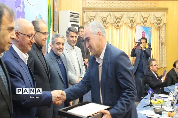 مراسم تجلیل از شوراهای برتر آموزش و پرورش استان زنجان