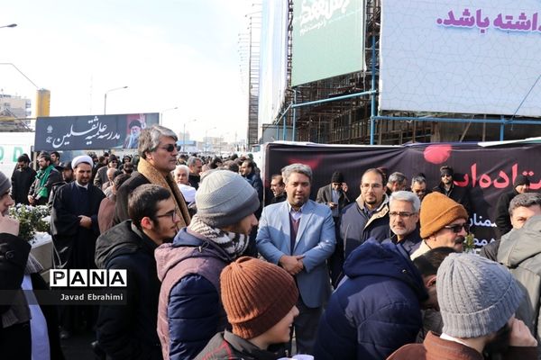 راهپیمایی مردم مشهد در حمایت از جبهه مقاومت و ابراز همدردی با بازماندگان شهدای سانحه هواپیمایی