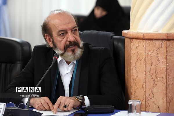 نشست صمیمی وزیر آموزش و پرورش با نمایندگان اولیای دانش‌آموزان کشور