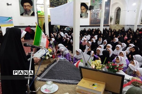 گرامیداشت یاد شهدا توسط دانش آموزان مدارس شاهد ابرکوه