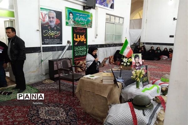 گرامیداشت یاد شهدا توسط دانش آموزان مدارس شاهد ابرکوه