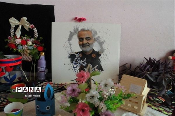 نمایشگاه دست‌ساز دانش‌آموزان شهید محمود زارع ابرکوه