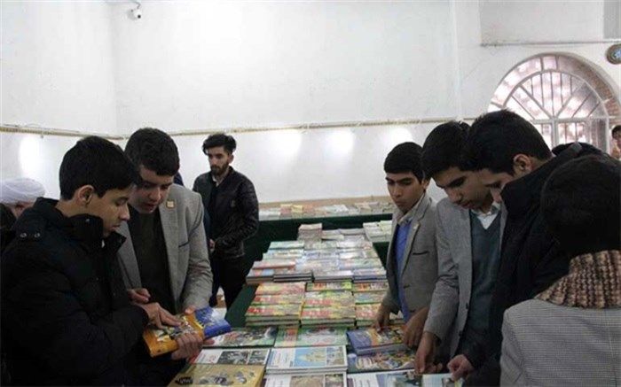 2 هزار عنوان کتاب در نمایشگاه کتاب میبد