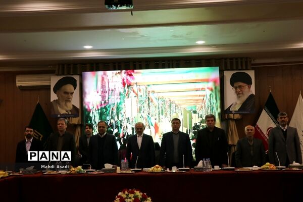 نشست مشترک وزیر آموزش و پرورش با جمعی از خیرین مدرسه ساز استان خراسان رضوی