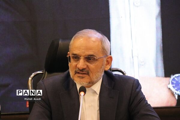 نشست مشترک وزیر آموزش و پرورش با جمعی از خیرین مدرسه ساز استان خراسان رضوی