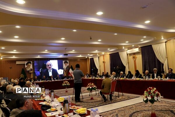 نشست مشترک وزیر آموزش و پرورش با جمعی از خیرین مدرسه ساز استان خراسان رضوی